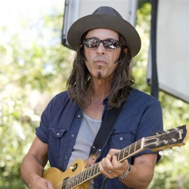 Angelo Petraglia Net Worth