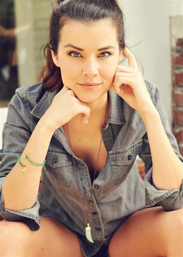 Anna Colwell Net Worth