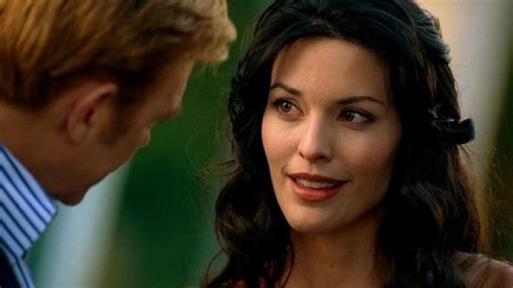 Annie McElwain Net Worth