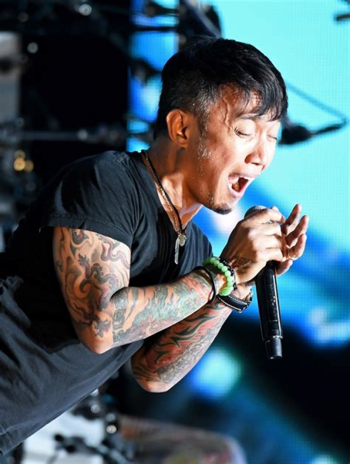 Arnel Pineda Net Worth