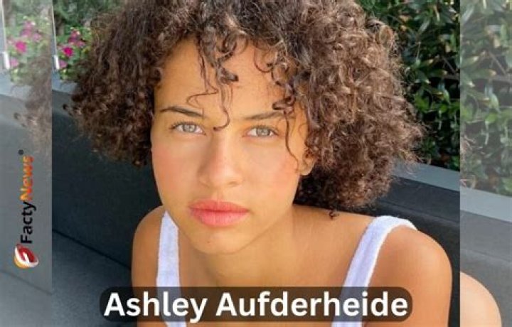 Ashley Velie Net Worth