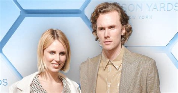 Barron Hilton Net Worth