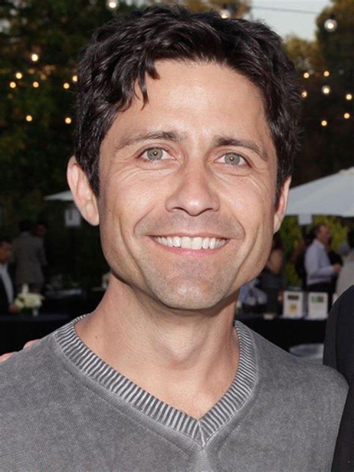 Byron Thames Net Worth