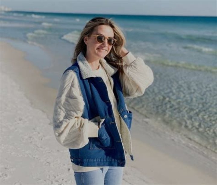 Carly Waddell Net Worth