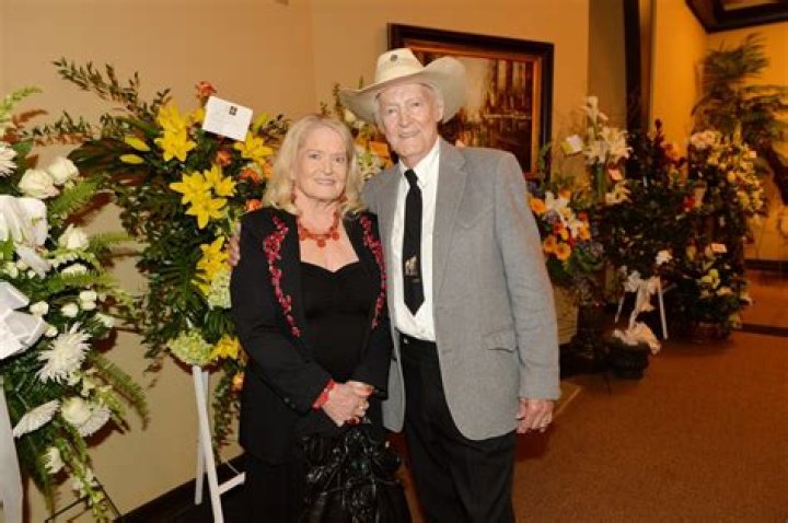 Casey Anderson Net Worth