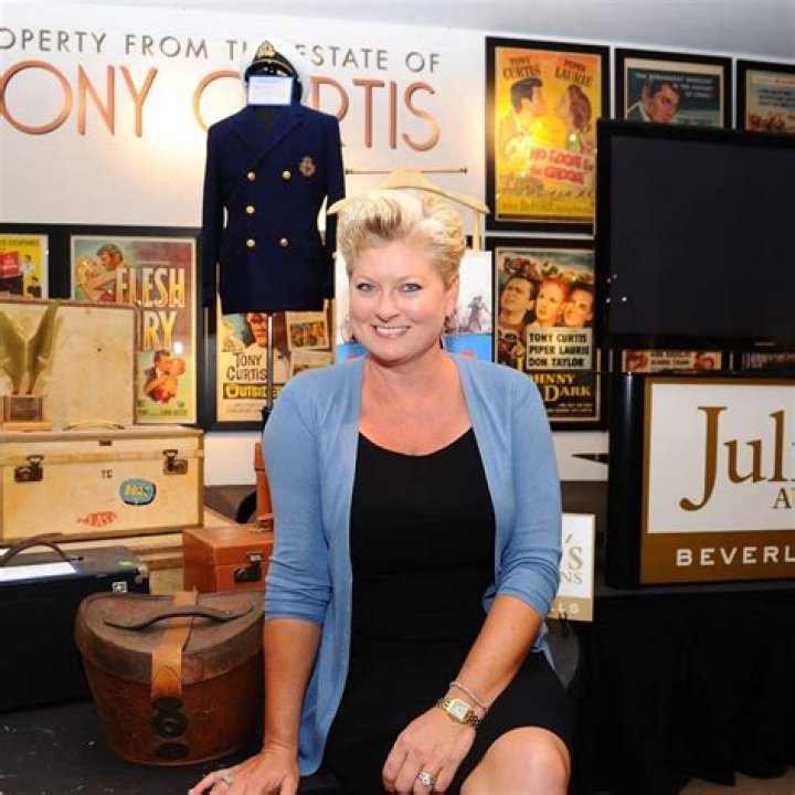 Caylian Curtis Net Worth