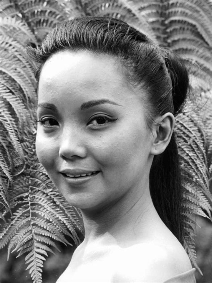 Cely Carillo Net Worth