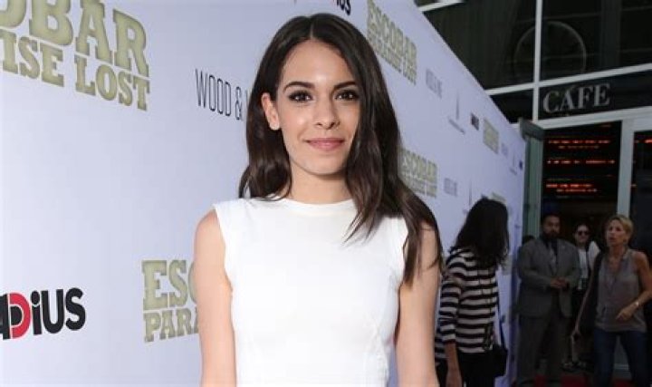 Claudia Traisac Net Worth