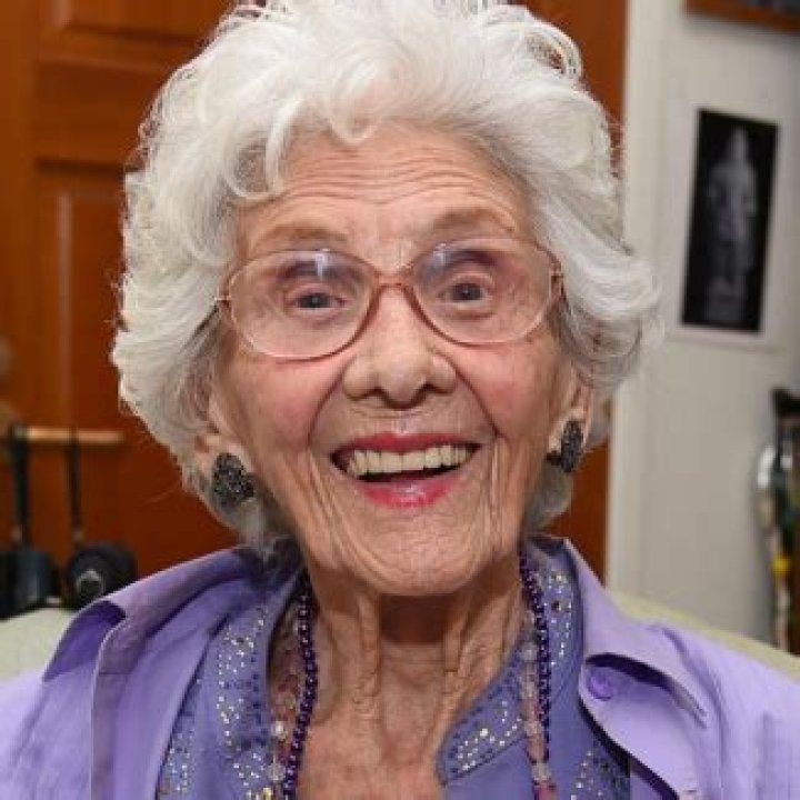 Connie Sawyer Net Worth