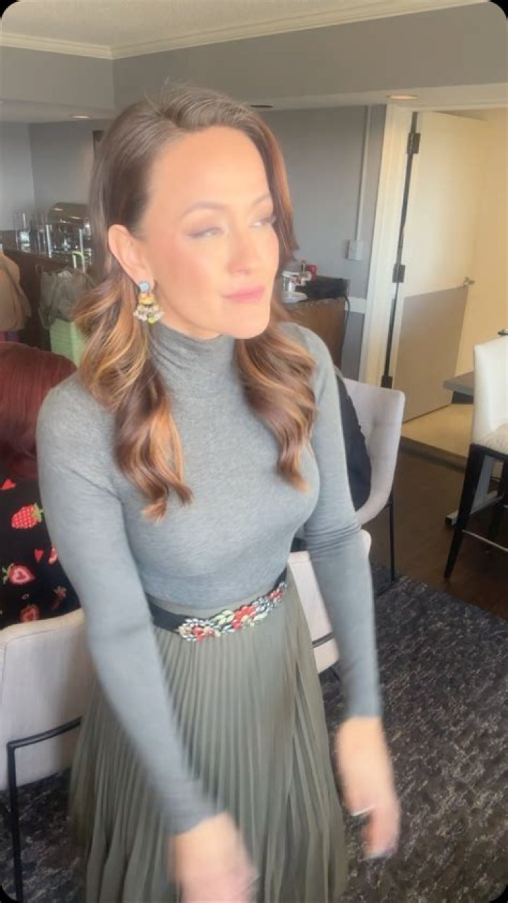 Crystal Lowe Net Worth