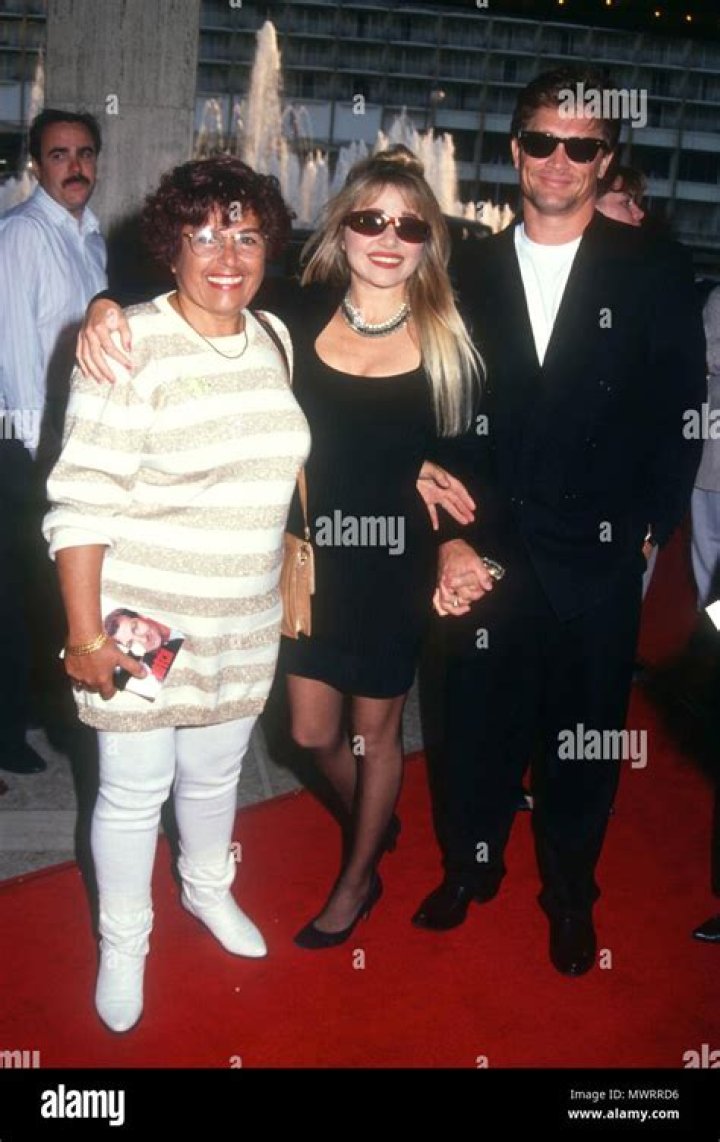 Helen Guttman - Net Worth 2018, Bio & Wiki