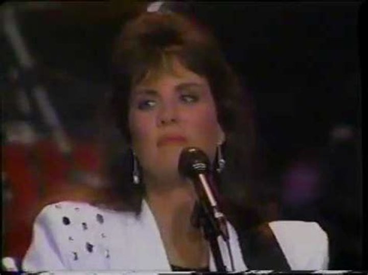 Holly Dunn Net Worth