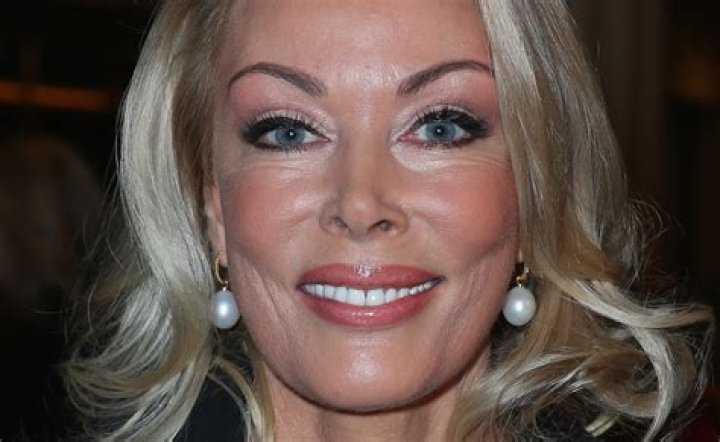 Janet Roach Net Worth