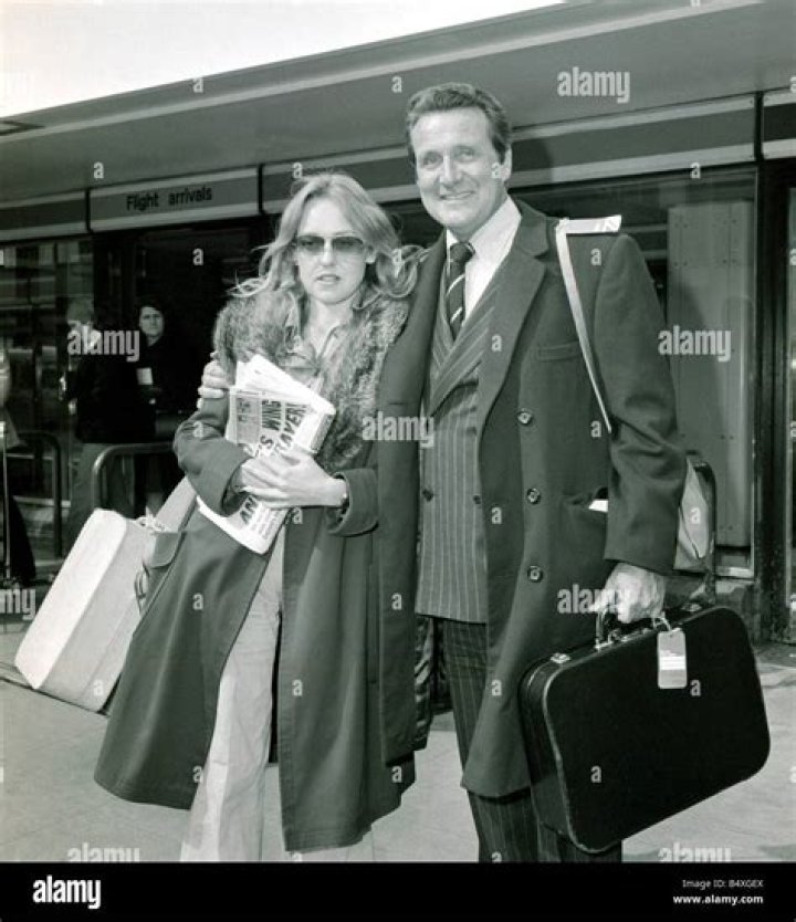 Jenny Macnee - Net Worth 2018, Bio & Wiki