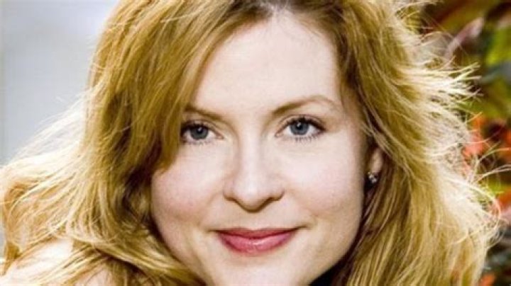 Jenny Robertson Net Worth