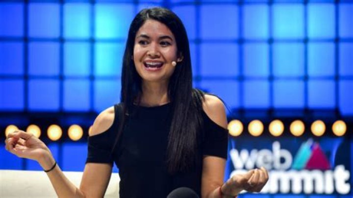 Kayla Perkins Net Worth