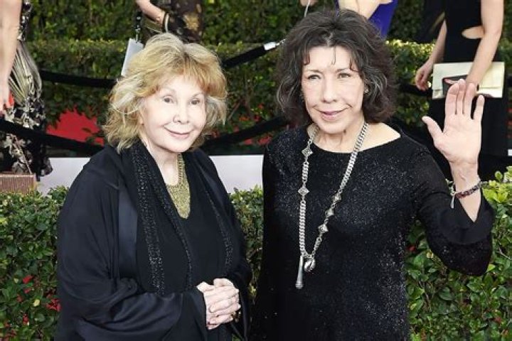 Lily Tomlin Net Worth