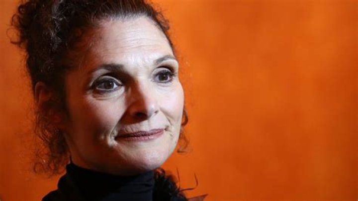 Mary Elizabeth Mastrantonio Net Worth