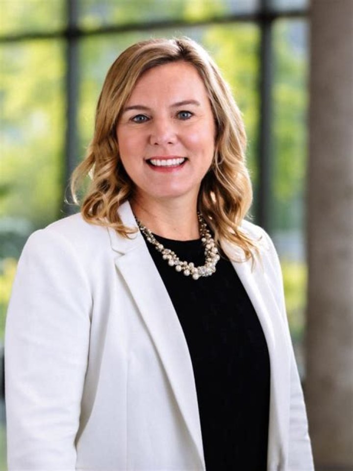 Nikki Davis Net Worth