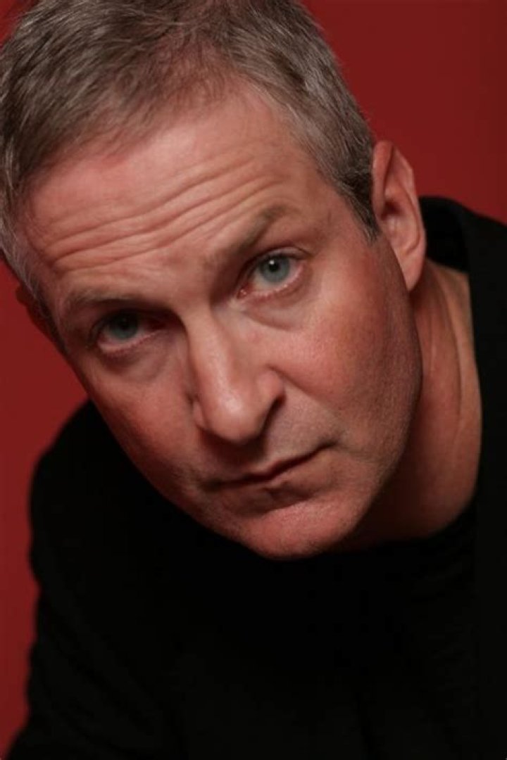 Oliver Muirhead Net Worth