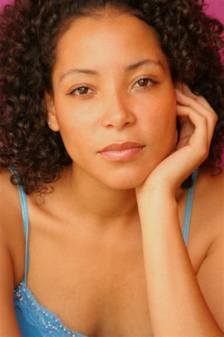 Paola Menacho Net Worth