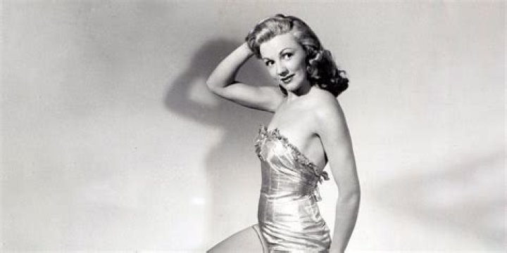 Phyllis Coates Net Worth