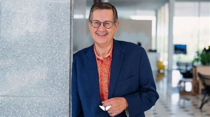 Robert G. Allen Net Worth