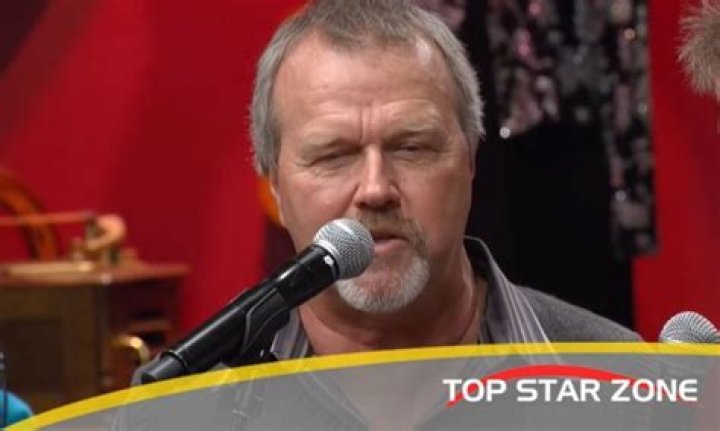 Ronny Robbins Net Worth