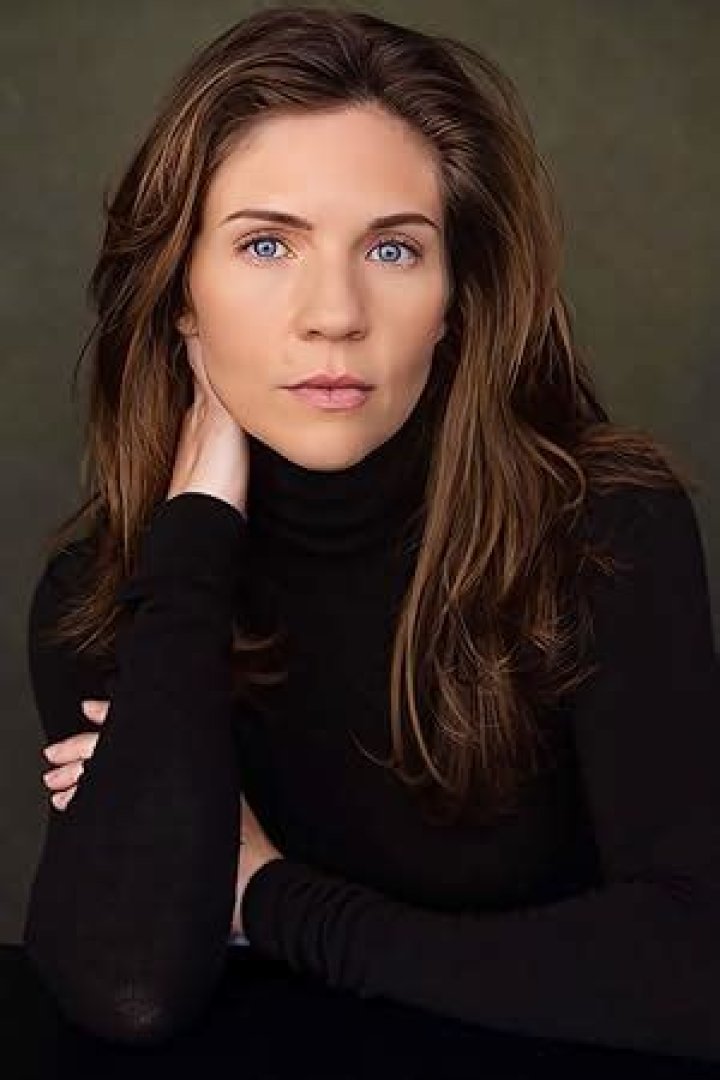 Sarah Foret Net Worth