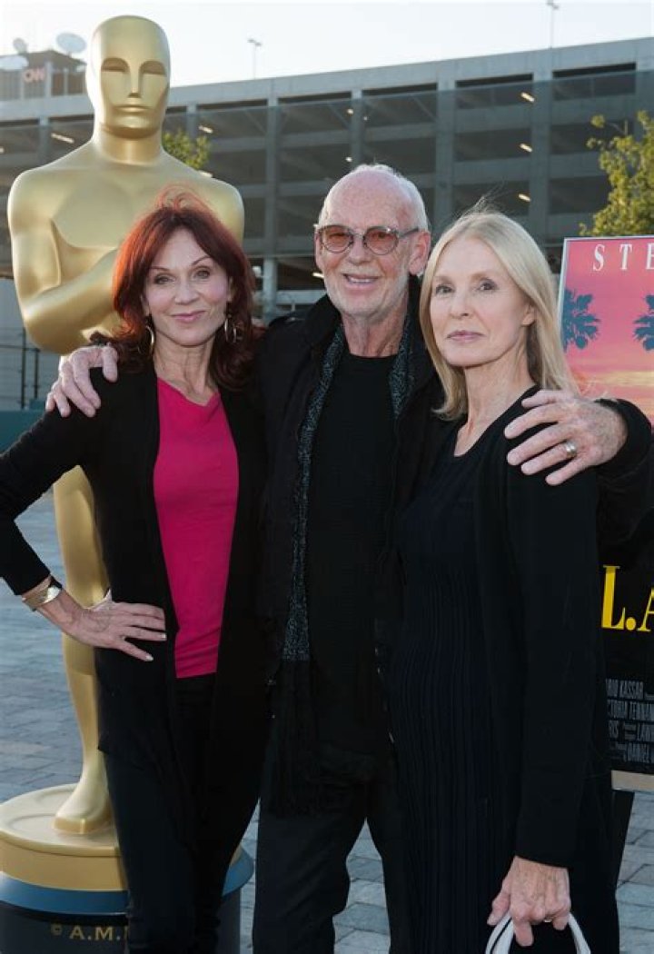 Victoria Tennant Net Worth