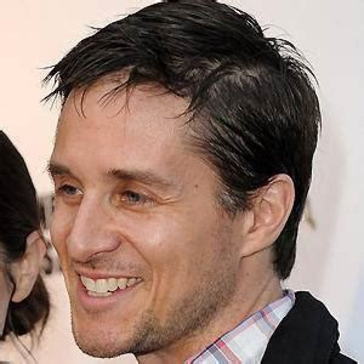 Yuri Lowenthal Net Worth